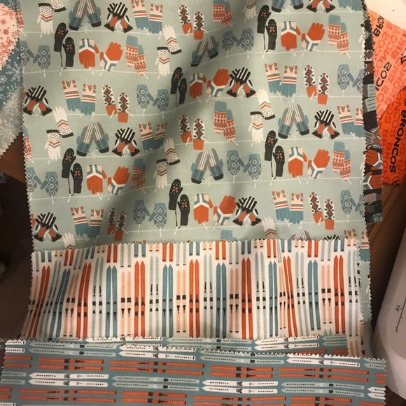 Hand reusable two sided face masks - Picture 3 of 7